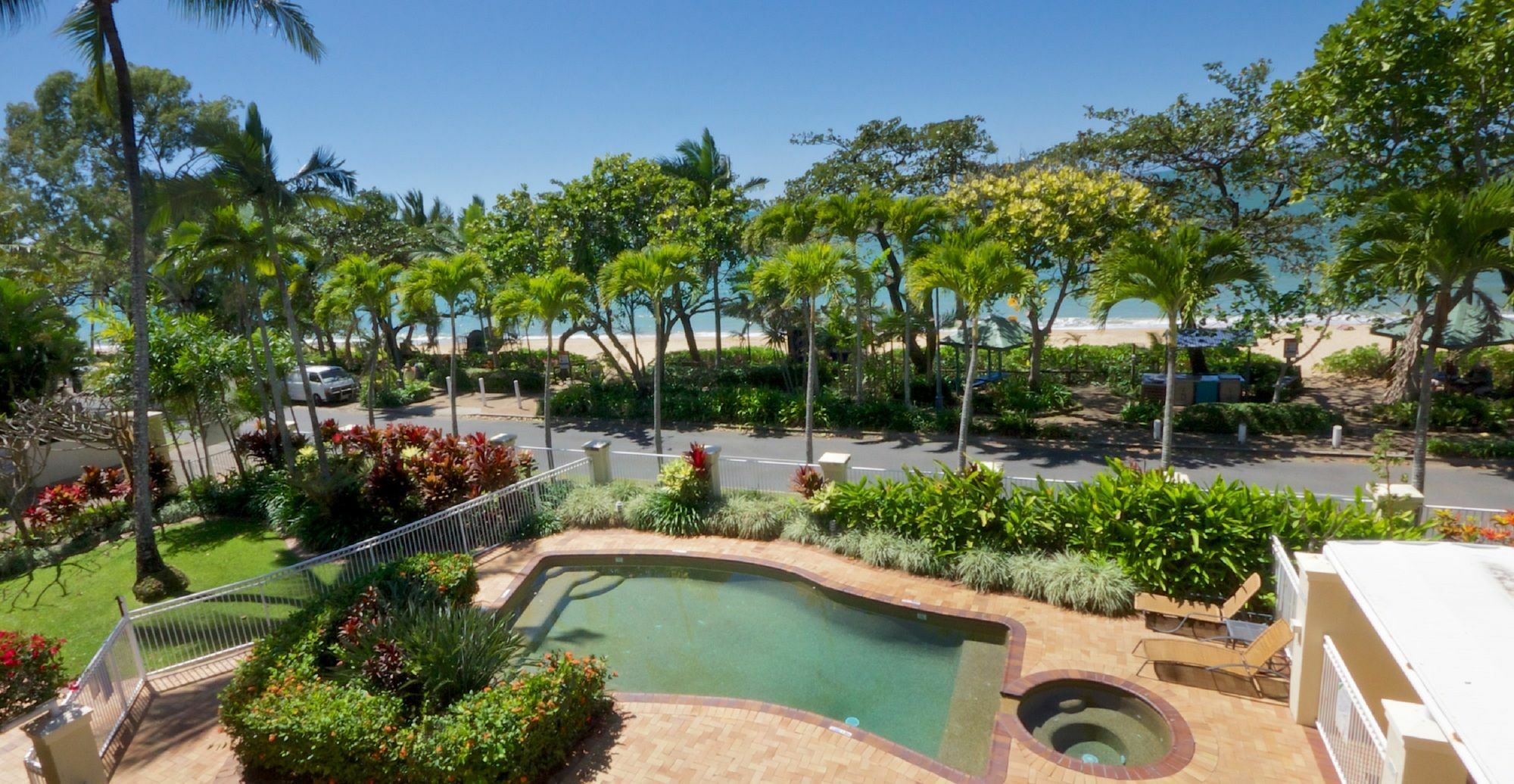 On The Beach Apartments Trinity Beach Buitenkant foto