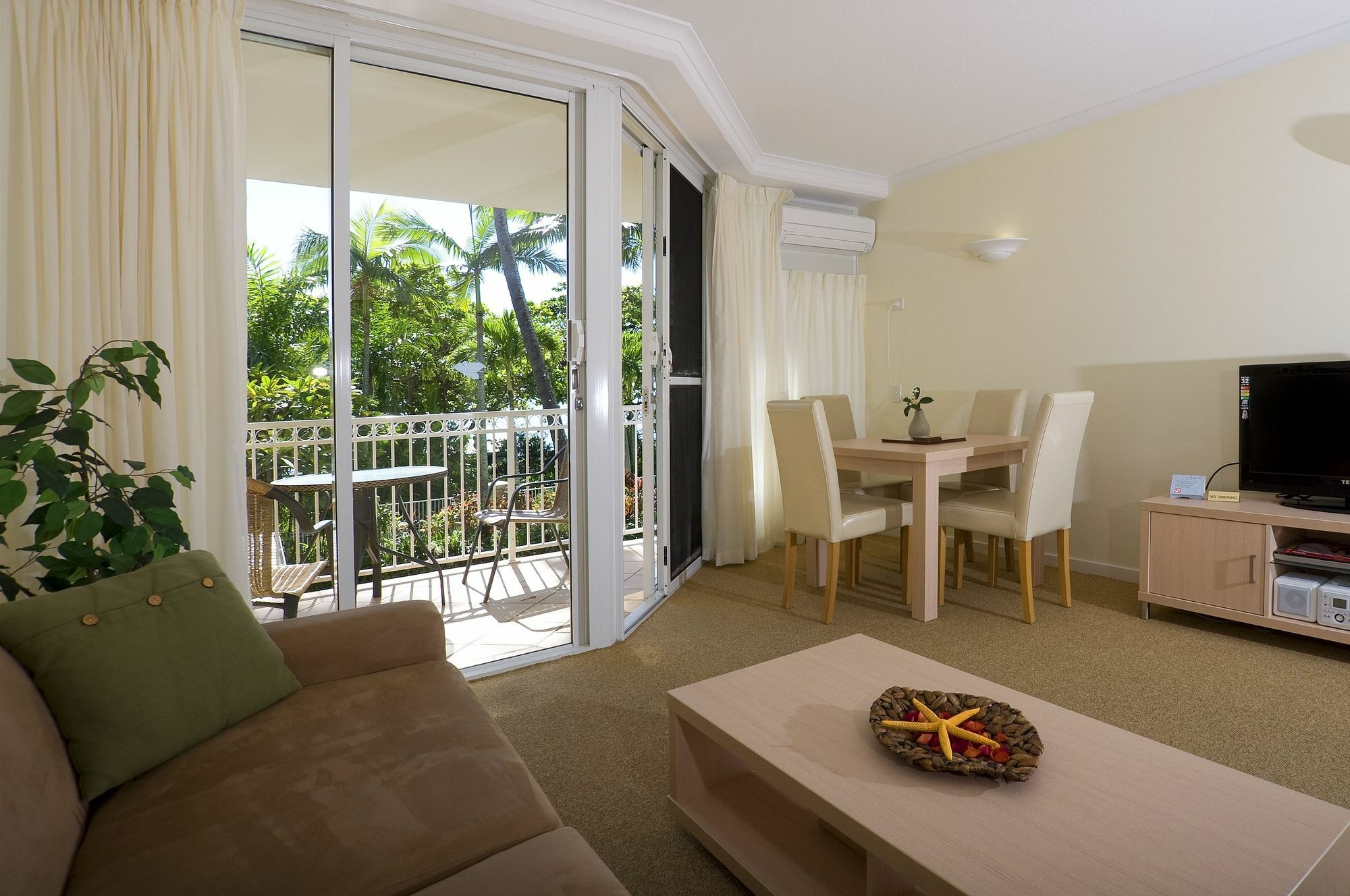 On The Beach Apartments Trinity Beach Buitenkant foto