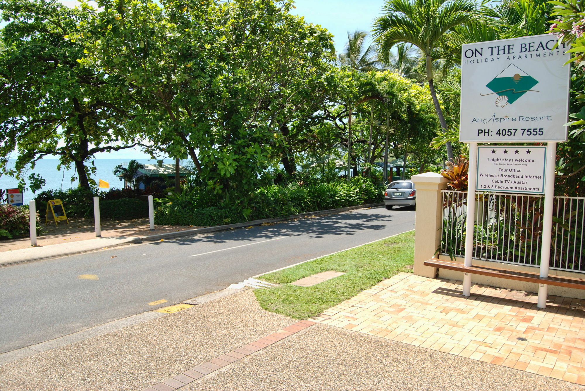 On The Beach Apartments Trinity Beach Buitenkant foto